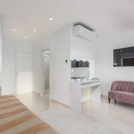 Sara Kastelir Holiday home